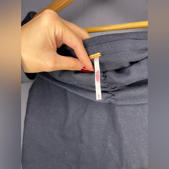 Free People Black Off-Shoulder Top (Large) - Picture 2 of 4